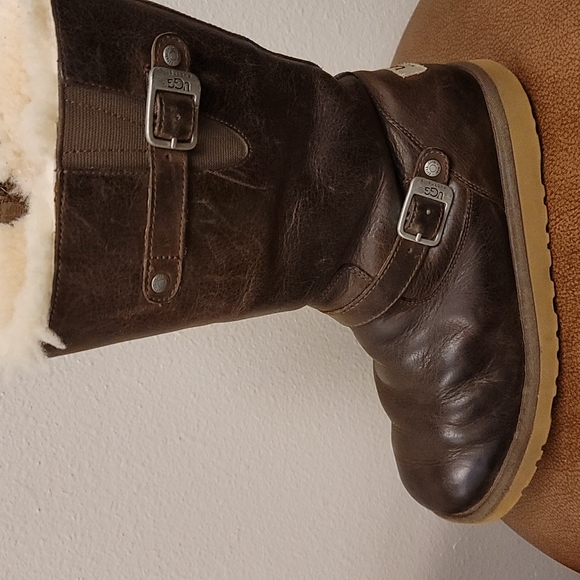 👢Authentic UGG Leather Boots - Picture 6 of 17